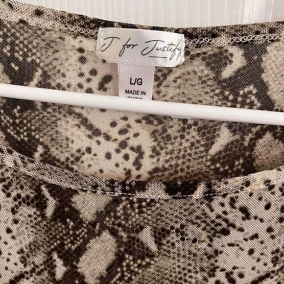 J for Justify Sheer top. Snakeskin pattern. Large. Brown and cream. - Picture 5 of 5